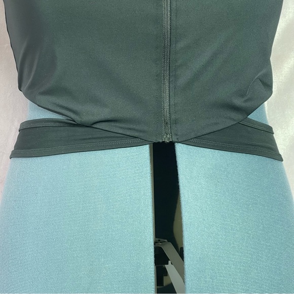 Good American Black Zip-Front Wrap Around Active Top Size 22/24 - Picture 5 of 14